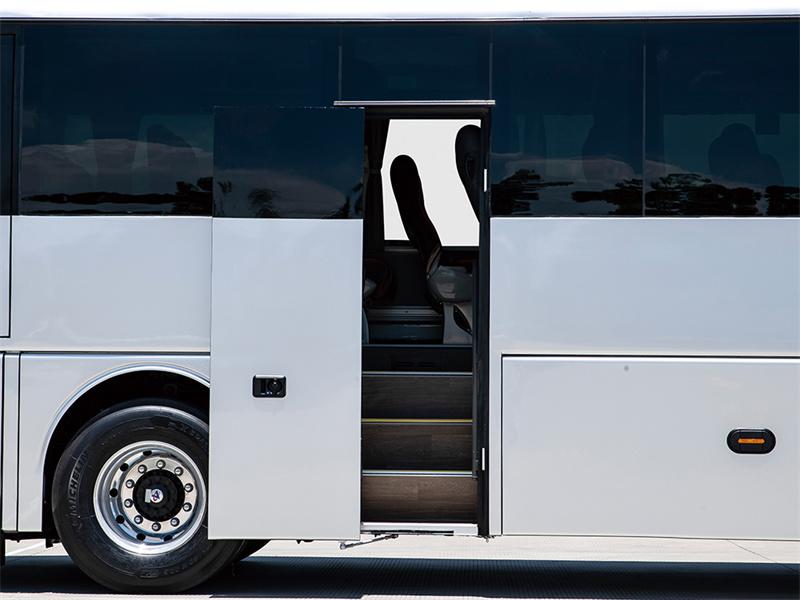 12.5m Long Travel Coach