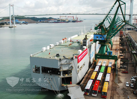 Kinglong light buses are shipped overseas from Xiamen Port